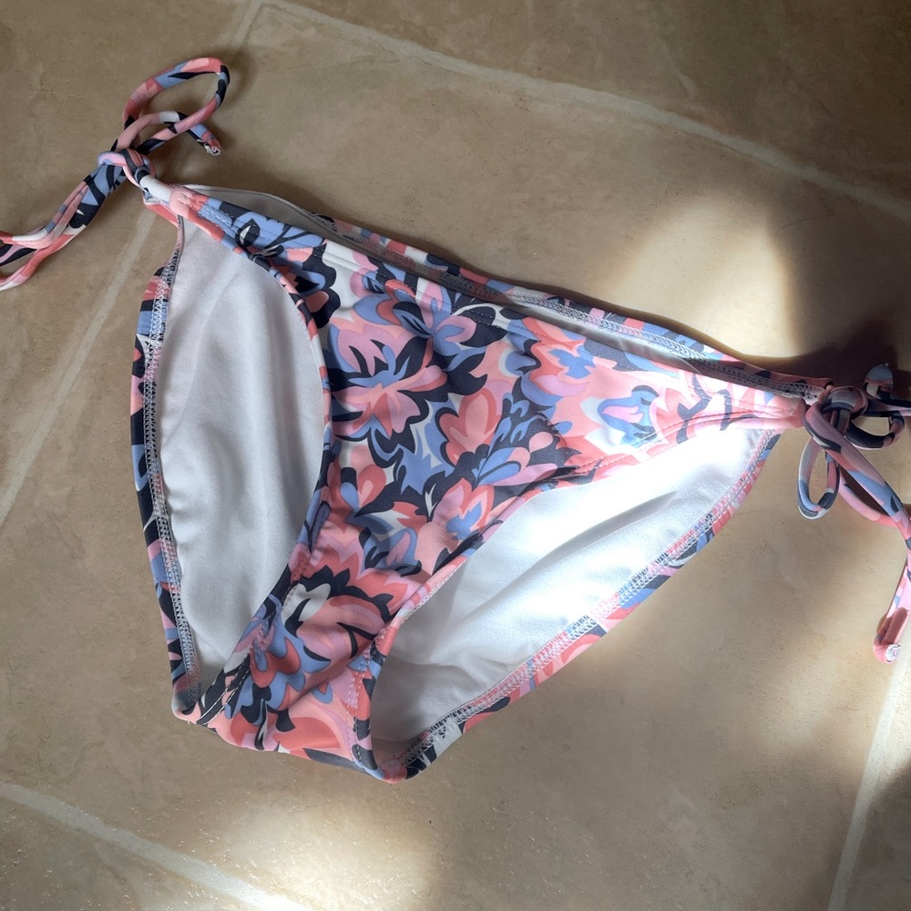 Printed bikini bottoms